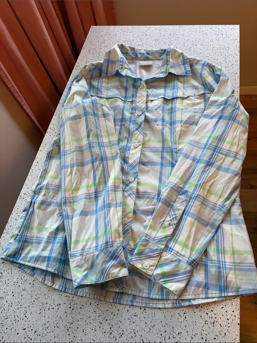 Light Blue and Green Plaid women’s Button-Up insect blocker Shirt medium